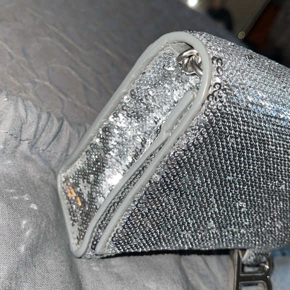 Preloved Balenciaga hourglass sequence silver gorgeous condition 7 1/2”W 4 1/2 H - Picture 5 of 13